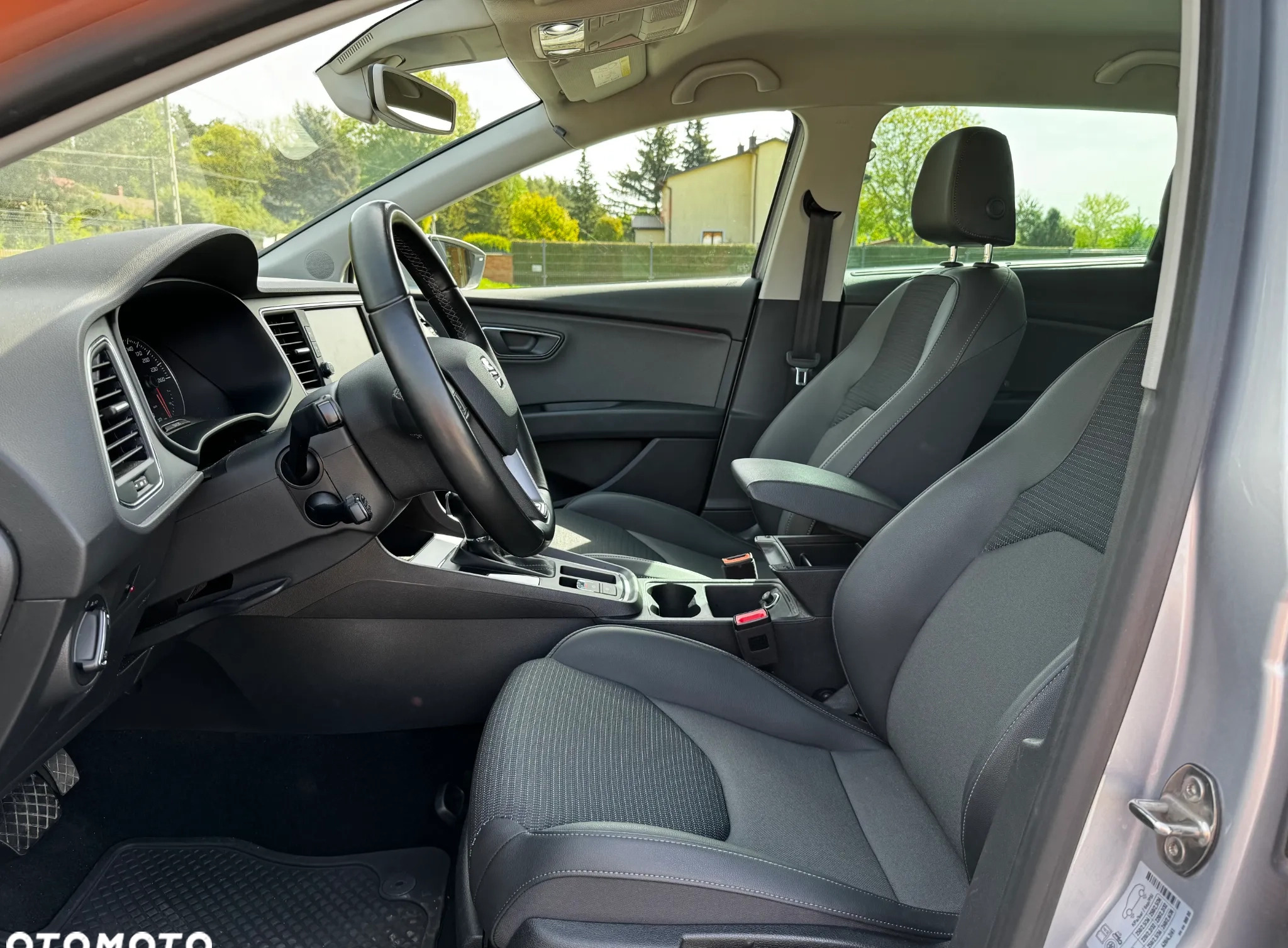 Seat Leon cena 64900 przebieg: 105800, rok produkcji 2019 z Szydłowiec małe 562